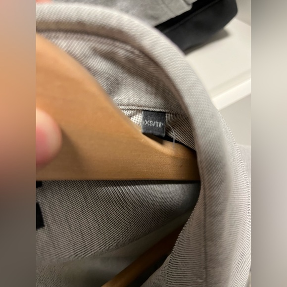 Beautiful Men’s RW&Co Button Down Shirt - Picture 4 of 4